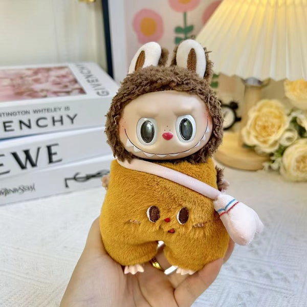 [HH] 17cm Labubu Docka Kläder Tillbehör Set Mini Docka Kostym Gåva Röd Liten Svan Panda Jumpsuit Uppsättning för DIY Samlare style 22