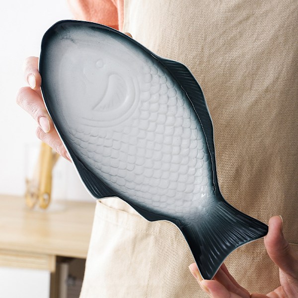 Fisketallerken i keramikk, serveringsfat, fiskeformet serveringsfat med tekstur, matfat, serveringsfat for fisk, sushi, frukt eller ost