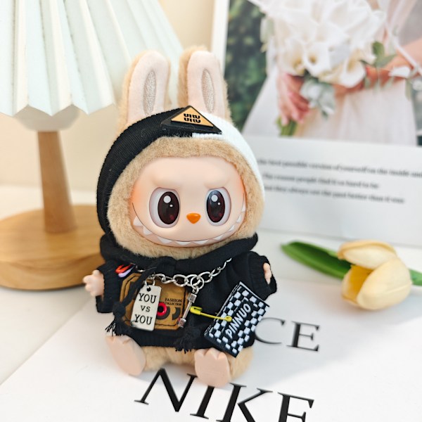 [HH] Söt Labubu Hänge Klädbyte Blind Box Dockkläder Trendiga Kläder Klä upp Dockor Spel Grossist 5cm*5cm Clothes suit---Black 3 pcs