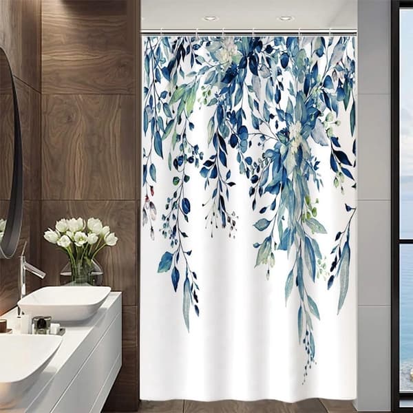 Bruseforhæng, vandafvisende polyester, vaskbart blomsterprint til badeværelse, blå blade og hvide blomster, 150 x 180 cm