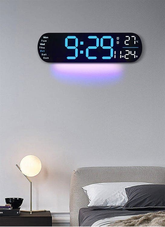 LED digital väggklocka – med temperatur och datum