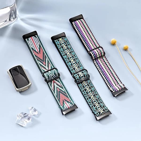 3 Elastiske Armbånd, Kompatible med Fitbit Charge 5/Fitbit Charge 6 Armbånd til Mænd og Kvinder, Åndbare og Justerbare