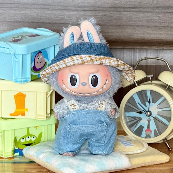 [HH]Labubu 17cm Tecknad Mode Docka med Söt Vardaglig Kostymkjol Babykläder och Plyschleksak Utklädningsset