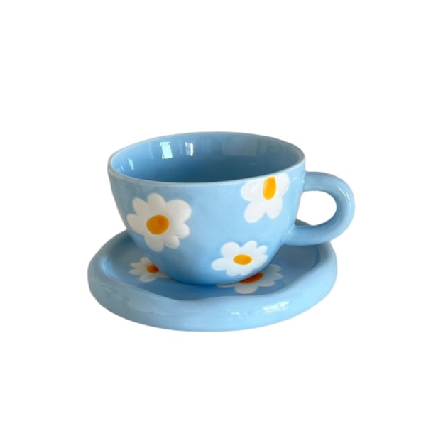 Keramisk kaffekopp, håndmalt steintøy tekopp med hvite og blå blomster, håndtak, mikrobølgeovn, oppvaskmaskin, varmt drikke