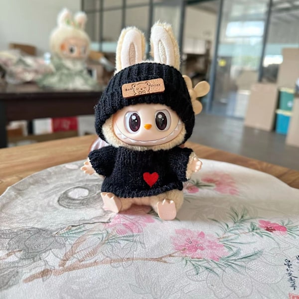 [HH] Andra generationens LABUBU Sit Party Series Docka Kappa Vintertröja Kostym för ToCartoony Plysch och Plast Kläder Endast White brushed min cap