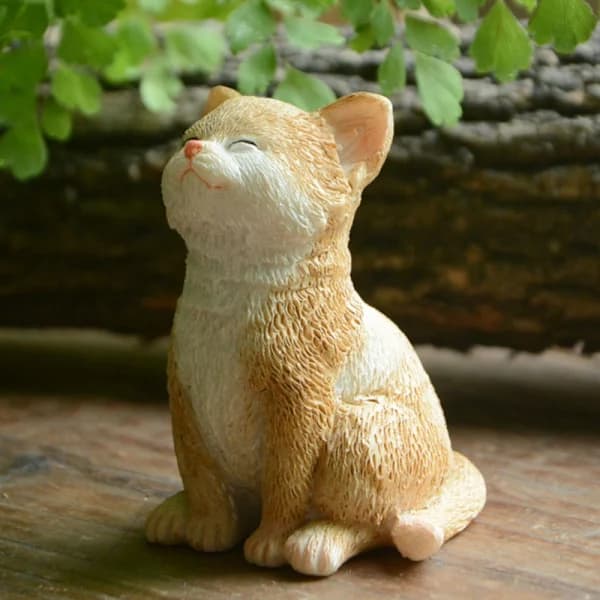 Miniature kattestatue til fe-have - Søde killing