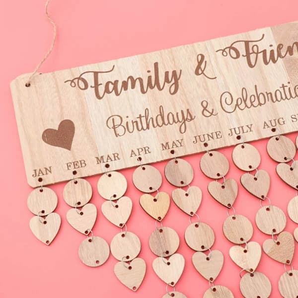 Set med trä DIY-kalender hängande påminnelsepennor