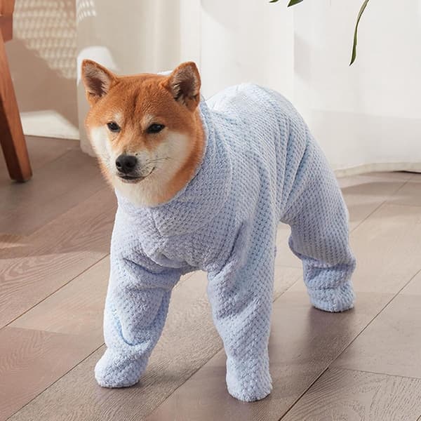Hundebadekåbe, hurtigtørrende ultra-absorberende koralfleece kåbe til hunde efter bade og regnfulde gåture, blå, størrelse L