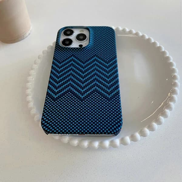 Puhelinkotelo iPhone 13 Prolle, Tyylikäs kuvio, Itsevalaiseva, Anti-Fall PC-kuori