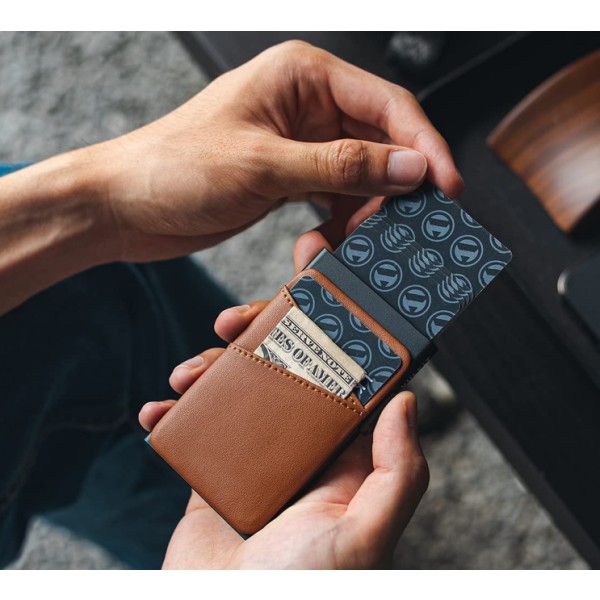Kreditkortshållare för män Pop-up-kortplånbok RFID-blockerande slanka metallkort plånbok med läderkassar, brun