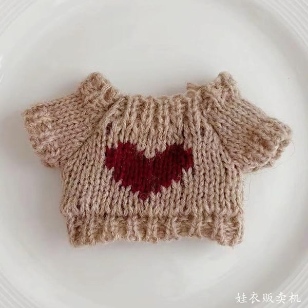 [HH] Anden Generations Labubu Sødt Babytøj Kan Tilpasses PVC Vinyl Fest Siddende Sweater Tasker Inspireret af Japan Generation ii wearable Heart sweater