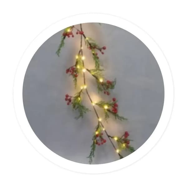 {HH}Julgran Watiowave - B1069158 - 1,5 m JULGRAN MED GRENAR OCH RÖDA BÄR LED DRIVEN AV BATTERI