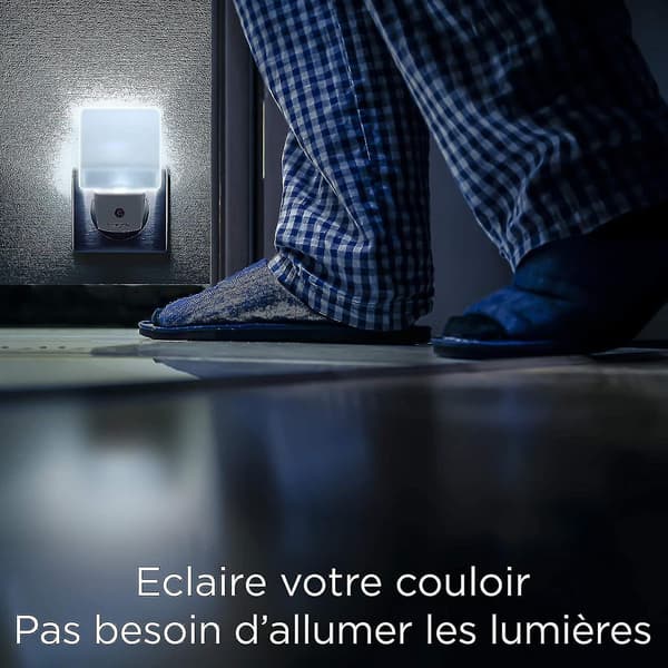 Integreret LED-natlys, 2 stk., med automatisk sensor, dag/nat, stikkontakt, mat hvid