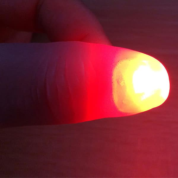 LED-fingerringer som lyser, magiske fingerblinkende nærbilde-fingerleker [DmS]