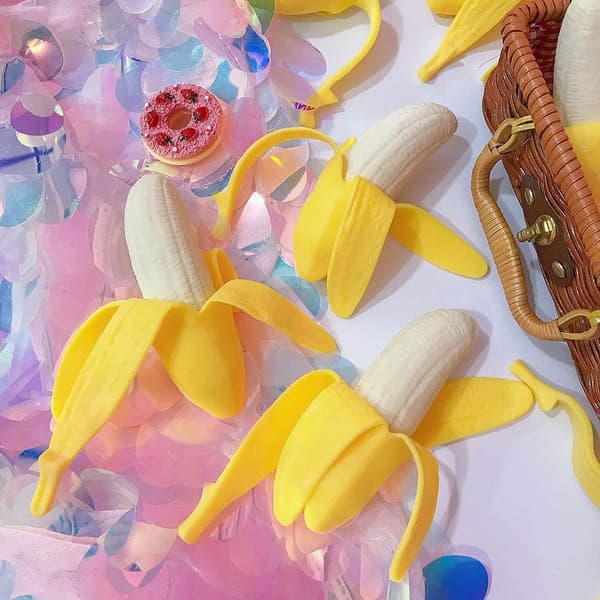 stk sensoriske fingertuppleker, bananavslapningsleke (gul)