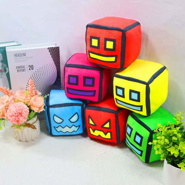 Geometry Dash Plys 12cm Geometry Sprint Spil Plyslegetøj Dukke Pude Gul Gradient Udgave