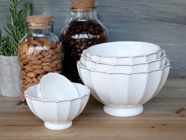 Arés Latteskålset vit m guldkant 5 delar Chic Antique White