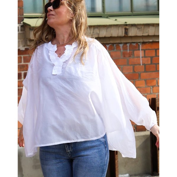 Beach Fiesta Glow Blouse, White  - Reunion Home White