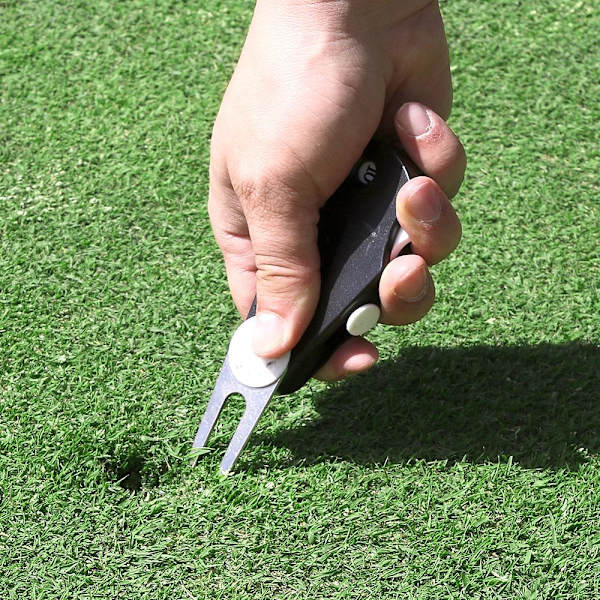 4-in-1 golftyökalu