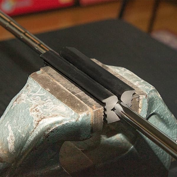 Sæt med grebtape, kniv og gummiklemme