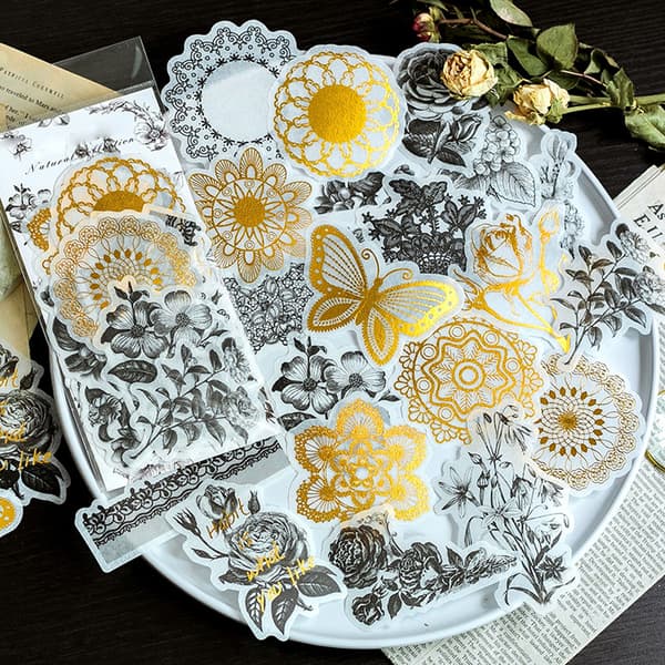 Askartelutarrat kasveilla ja kukilla DIY-taiteeseen
