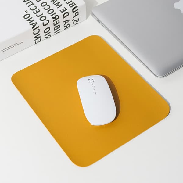 Musematte i skinn for bærbar datamaskin, personlig design, spillmusematte, gul