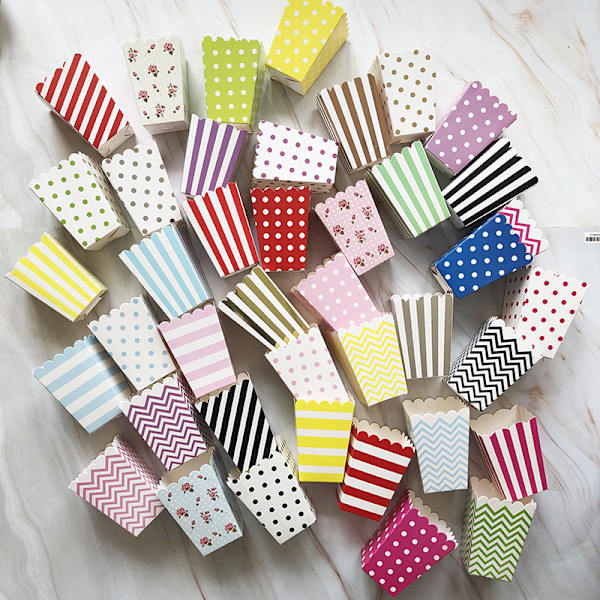 120 st printed popcornlådor Pink vertical bars