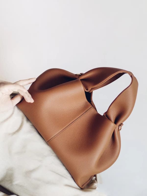 Polene Cloud Bag, Genuine Leather, Niche Crossbody Dumpling Bag, Number, Versatile Handbag/Shoulder B silverware gray