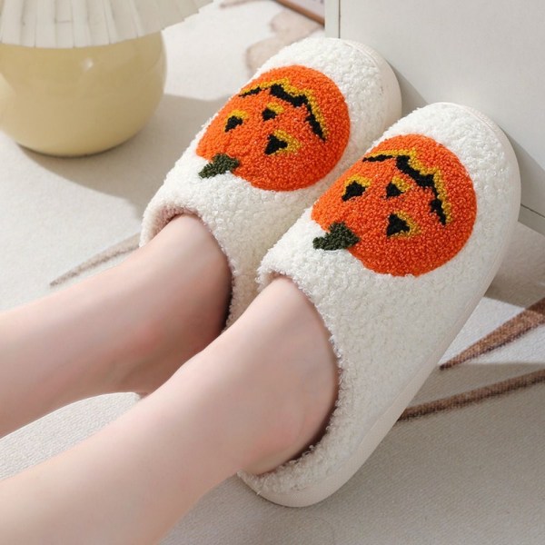 1 pari pehmeitä Halloween-kurpitsatossuja Comfort Closed Toe Flat Slippers white 37-38