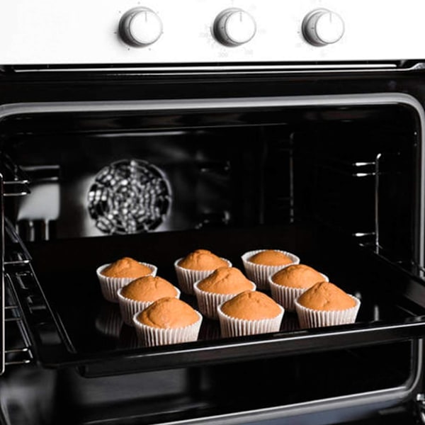 Standard hvide cupcake liners 500 Count, ingen lugt, fødevaregodkendt og fedttætte bagebægre papir White 500pcs