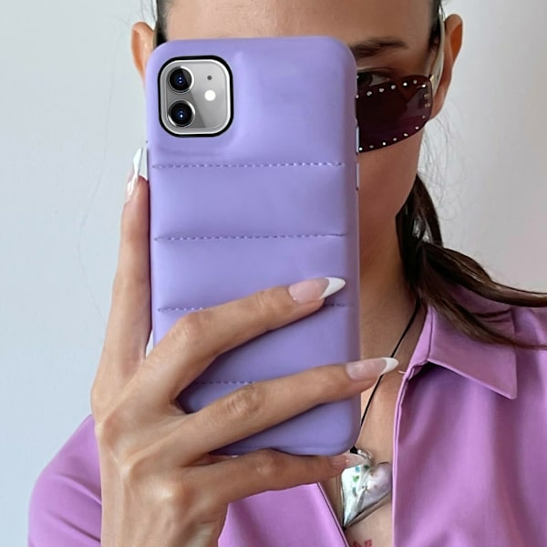 Elegant iPhone 12 Puffer Skal med Unik Design Svart