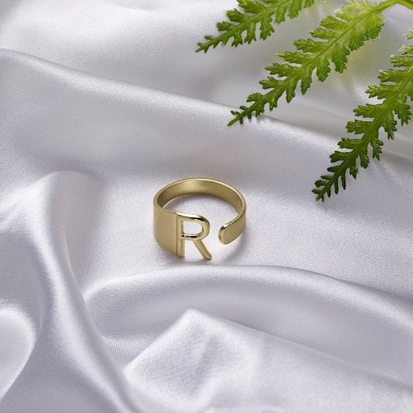 Guldpläterad ring med bokstäver minimalistisk justerbar Gold one size