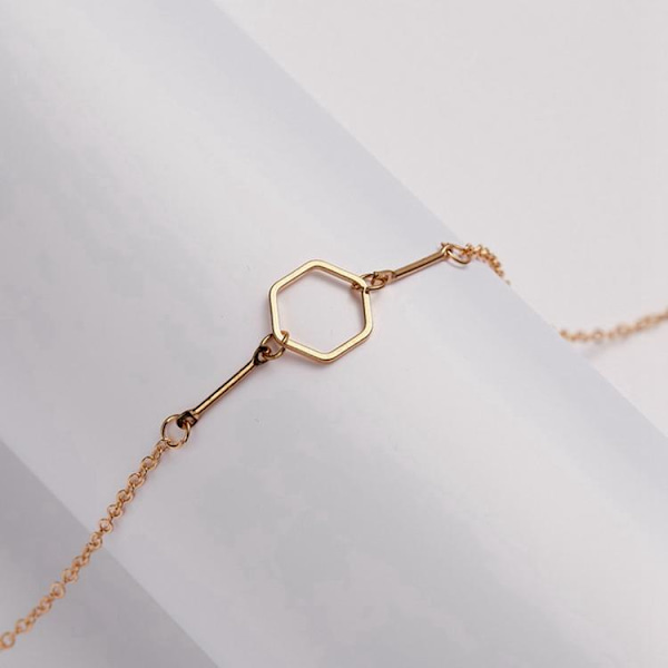 Henkisen viisauden kaulakoru, jossa kuusikulmio 18K kullattua lahjaa Gold one size