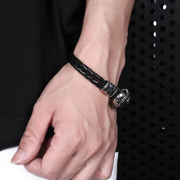 Handgjort flätat armband äkta läder med döskalle motorcykelhjälm Svart one size