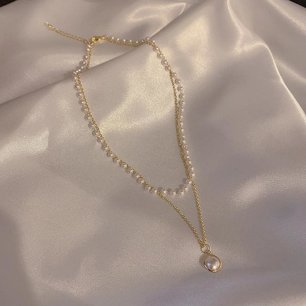 Beautiful double necklace with freshwater pearls short chain Gold one size