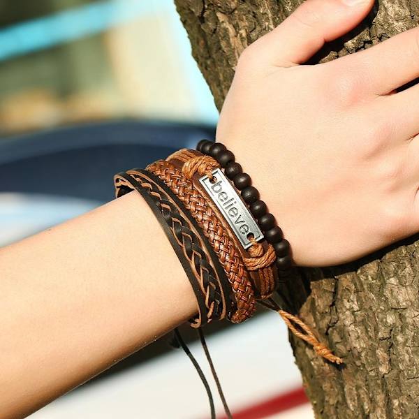 Set med läderarmband 4 stk med text ''Believe'' pärlor Brun one size