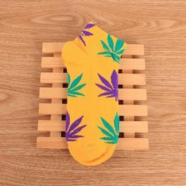 Sjove sokker i forskellige farver med blade str. 38-44 unisex Yellow one size