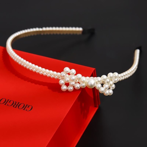 Håndlavet luksus diadem i metal med bånd af perler White one size