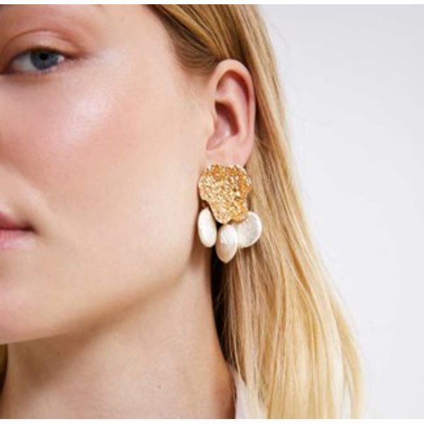 Korvakorut kullalla ja helmillä Gold one size