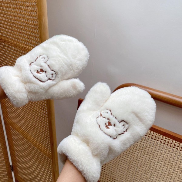 Tumvantar i fuskpäls med söt broderad björn för vuxna White one size