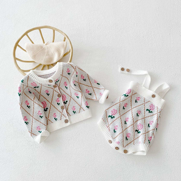 Yhteensopiva neuletakki ja shortsit ruusukuvioisella retroklassikkotyylillä White Cardigan 0-6 months