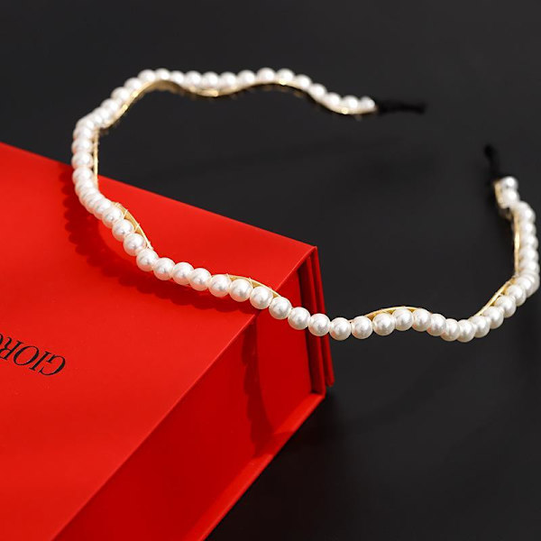 Käsintehty Ylellinen Diadeemi metallia helminauhoilla White one size