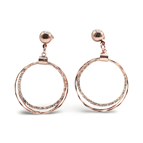 Korvakorut, joissa on kolminkertaiset sormukset ja strassit, jotka luovat lumoavan ruusukultaisen ilmeen Pink gold one size