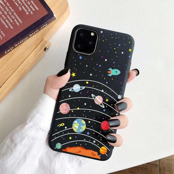 iPhone 13, Pro &amp; Max skal solsystemet planeter stjärnor raket MultiColor one size