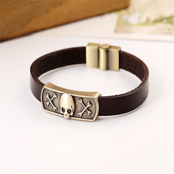 Brunt armband i äkta läder med dödskalle i guld och magnet Brun one size