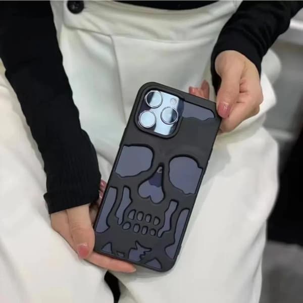 Metallic Skeleton Mobile Cover til iPhone 14 - Premium beskyttelse med cool design Gold one size