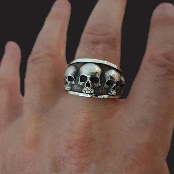 Stor ring med kraniet skelet sort hvid rock punk Silver one size