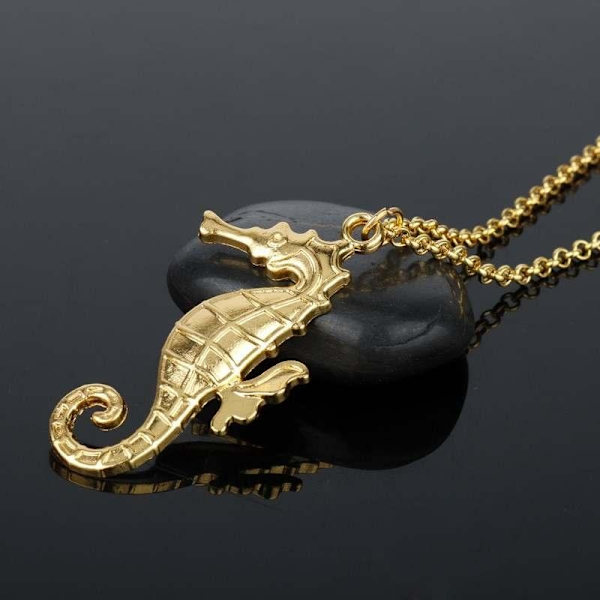 Halsband med stor guldfärgad sjöhäst strand semester Guld one size