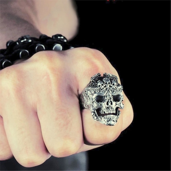Stor tung ring med hodeskaller punk rock goth sølv Silver one size
