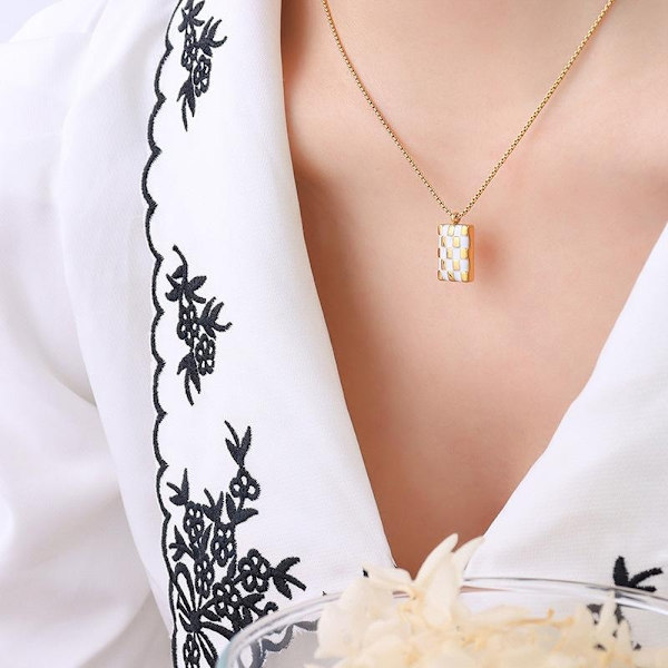 Noorzai Scandinavia - 18K kultaruudullinen aluslevy, ainutlaatuinen tyylikäs naisille Gold one size